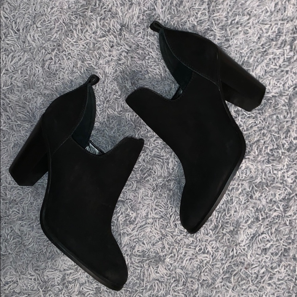 Brand new, never worn Vince Camuto booties